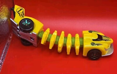 Hot Wheels Mutant Machines Flexforce Car Yellow 2013 Mattel Flex Force Rare 