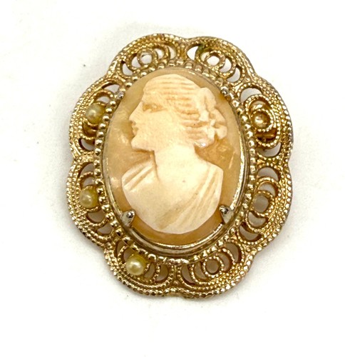 Vintage Cameo Brooch Gold Tone Filigree Shell Left Facing READ