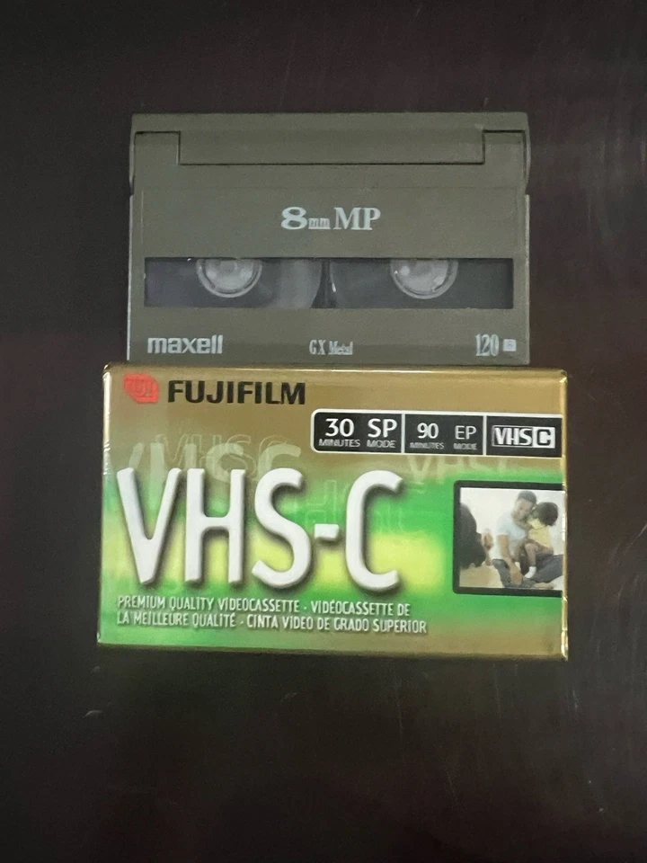 JVC Compact VHS Camcorder Model GR-AXM710U W Battery TESTED Works - Image 2 of 4