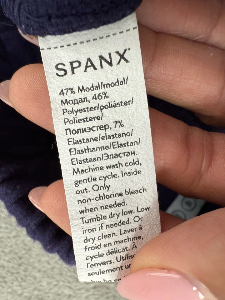 Spanx 女式 Air Essentials 短阔腿裤柔软休闲海军蓝 XS — 第 4/4 张图片