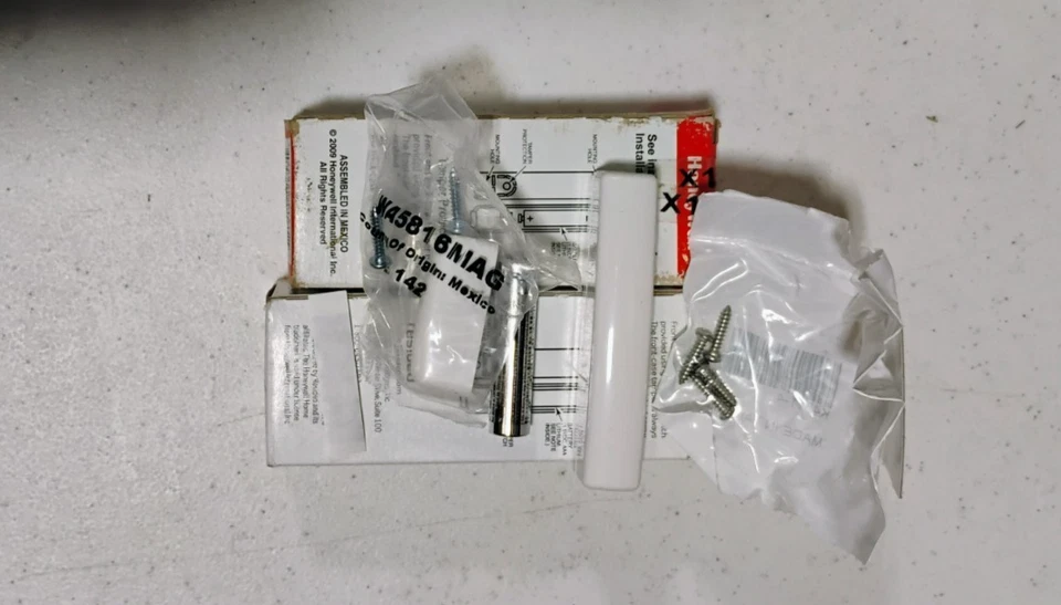 Honeywell 5820L Slim Line Transmitter White - Image 2 of 4