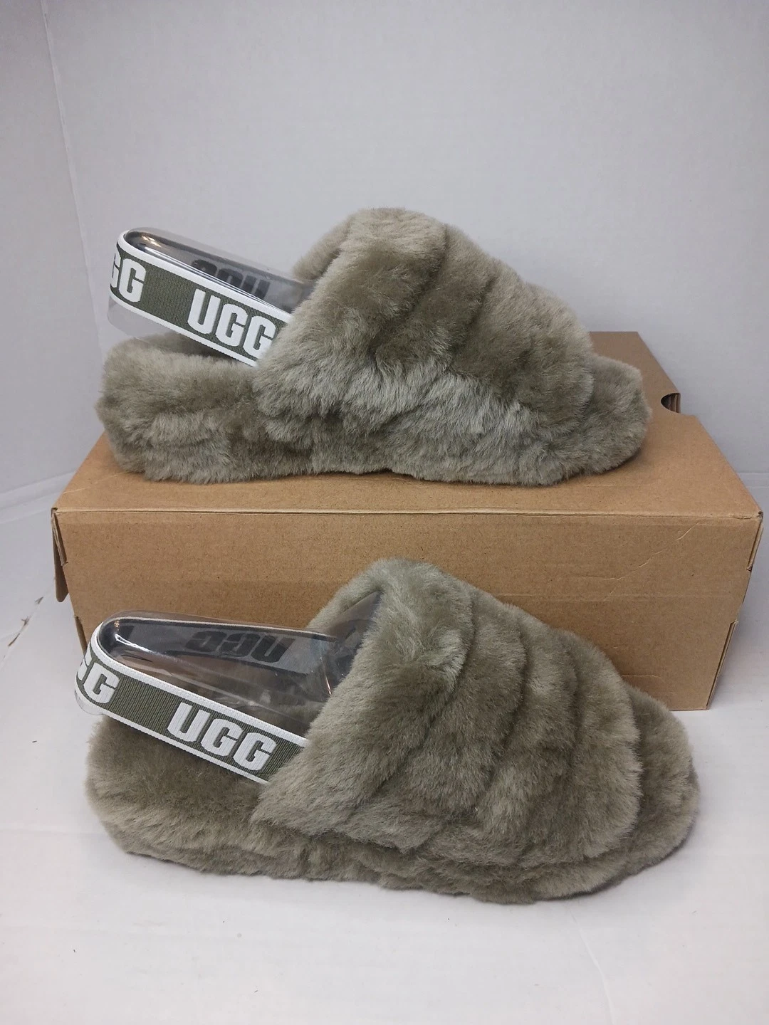 Sandali pantofole UGG Fluff Yeah Slide verde oliva bruciato da donna taglia 7 pelle di pecora