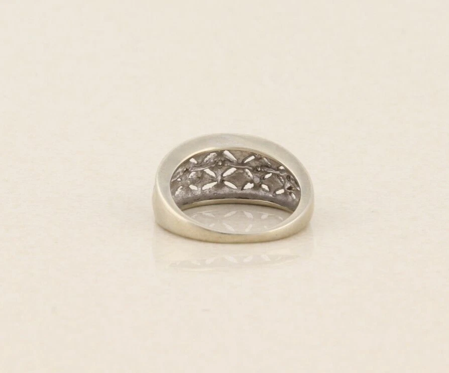 10k White Gold Diamond Dome Band Ring Size 6 - Image 3 of 4