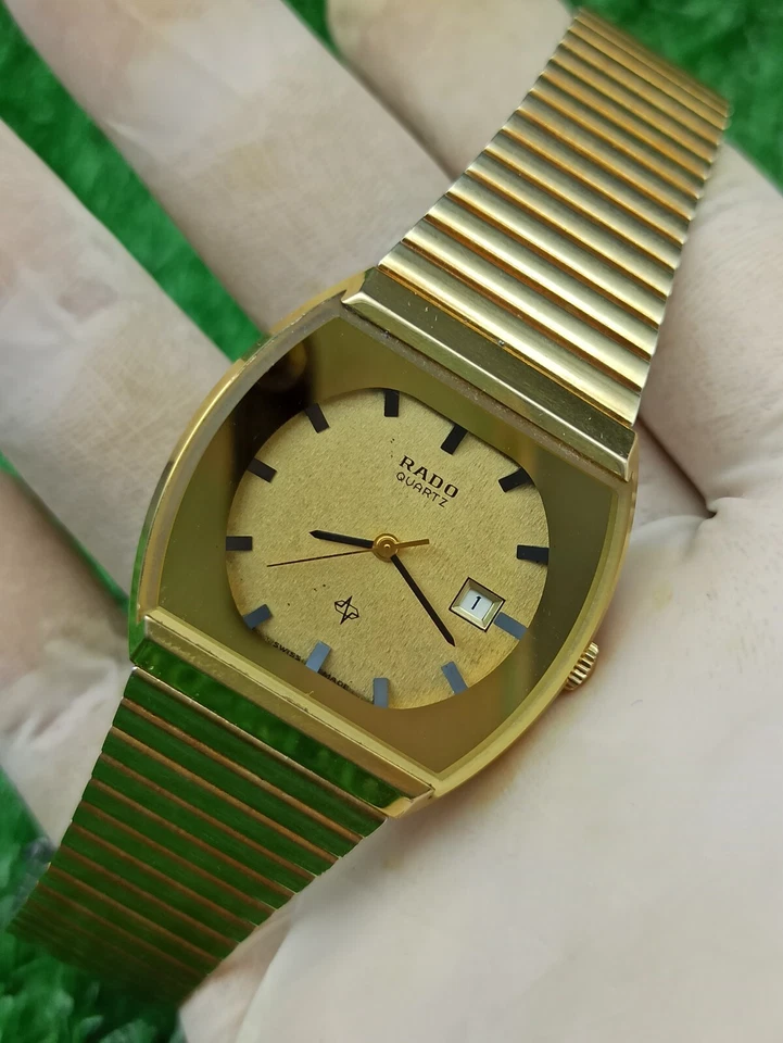 RELOJ CLÁSICO DORADO RADO FLORENCE ESFERA CUADRADA MOVIMIENTO DE LOS AÑOS 90 SUIZO RARO COMO NUEVO Foto 3 de 4