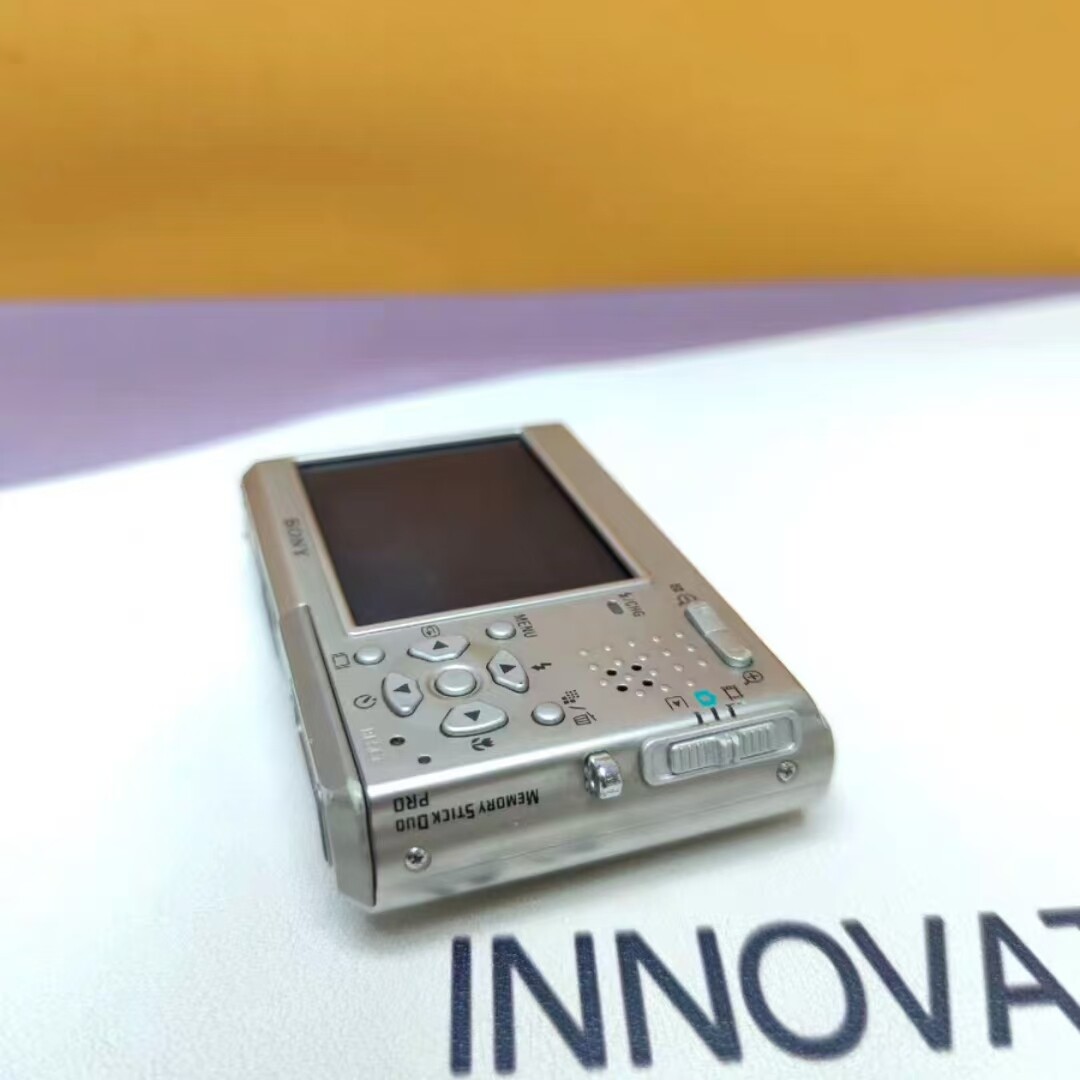 SONY Cyber-shot シルバー DPC-T1 Sony Cyber-shot DSC-T1 5.0MP 3x Optical Zoom CCD Digital Camera