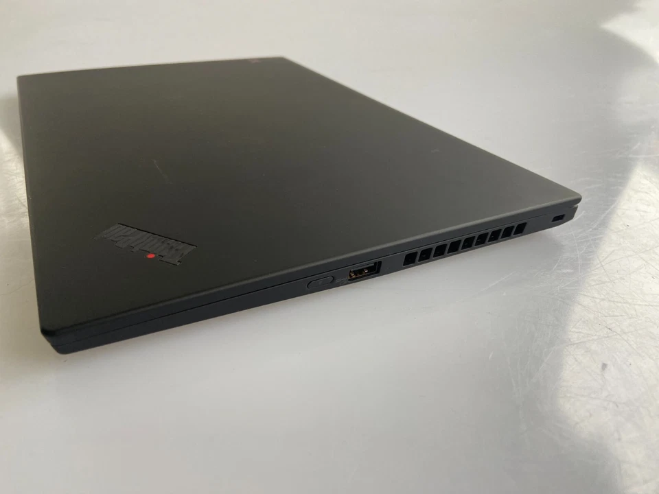 Lenovo X1 Carbono 7Gen 7th Core i5 8365U 8GB RAM 256GB SSD 1920x1080 Windows - Immagine 2 di 4