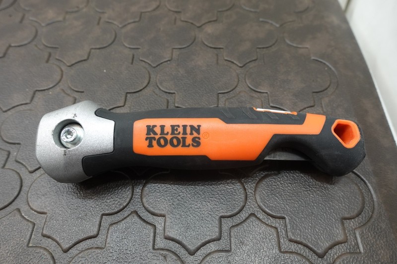 KLEIN TOOLS FOLDING MULTI PURPOSE JAB SAW W/1 BLADE , MODEL # 31757