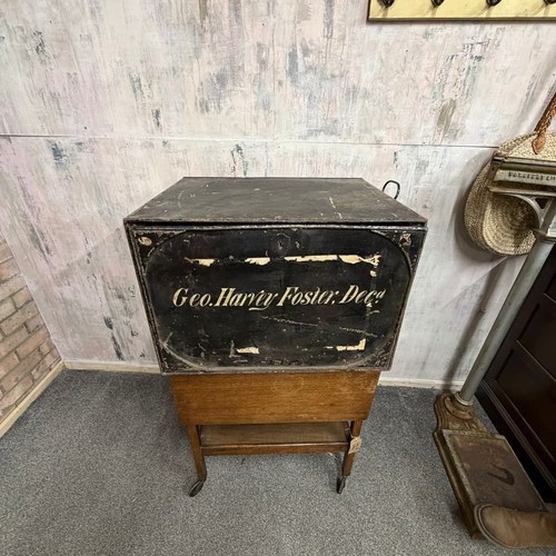 Vintage Anwälte schwarz Metall Urkunde Truhe Beistellgriffe Couchtisch TV Ständer