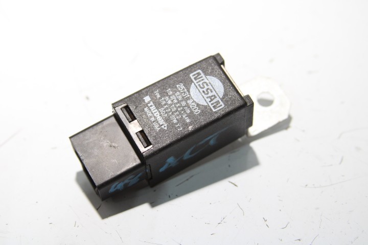 1990-1996 Nissan 300ZX Relay flasher 25731-1m200 25731 1m200 oem