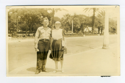 Camera, Kodak Brownie? tourists, Rue L'anglais, Nice, France 1939 RPPC Postcard