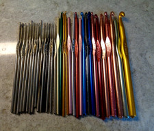 LOT OF 33 CROCHET HOOKS VARIOUS SIZES - SOME DUPLICATES - STEEL  ALUMINUM