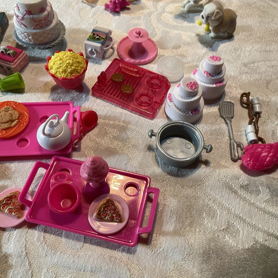 Barbie & Friends 400+ Piezas Accesorios Ropa Comida Zapatos Perchas Mascotas y Más Foto 4 de 4