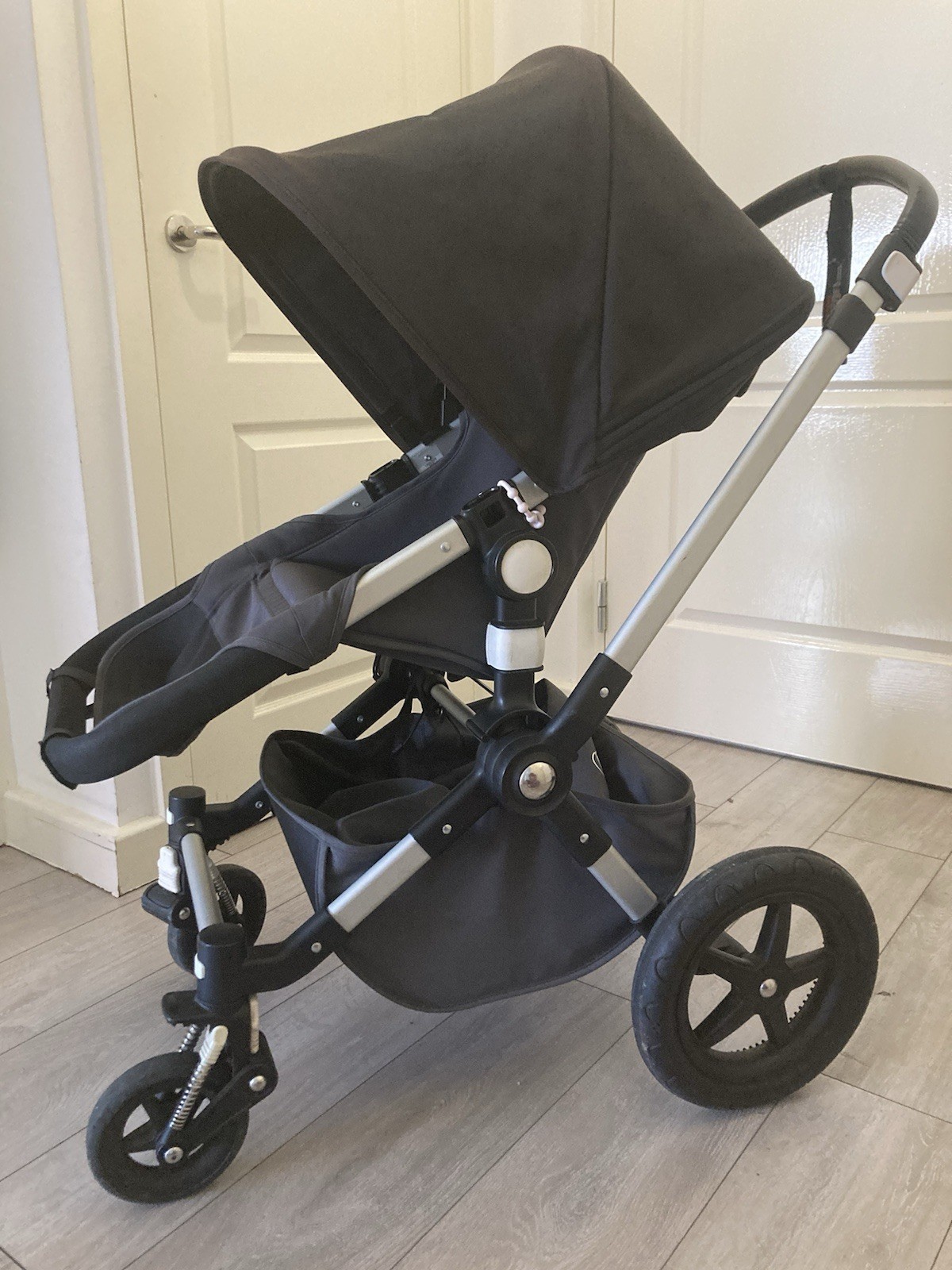 Bugaboo Stardust - All-in-one, Quick to Assemble, Black pop-up Travel cot and playpen for Babies and Toddlers with Mattress and Zip-in Bassinet, Black 21 Bugaboo Chameleon 3 Bundle Black Pushchair Carrycot Footmuff and Seat Liner