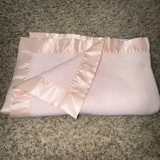 Vintage North Star Chatham Pink Baby Crib Blanket Acrylic Satin 36 X 48
