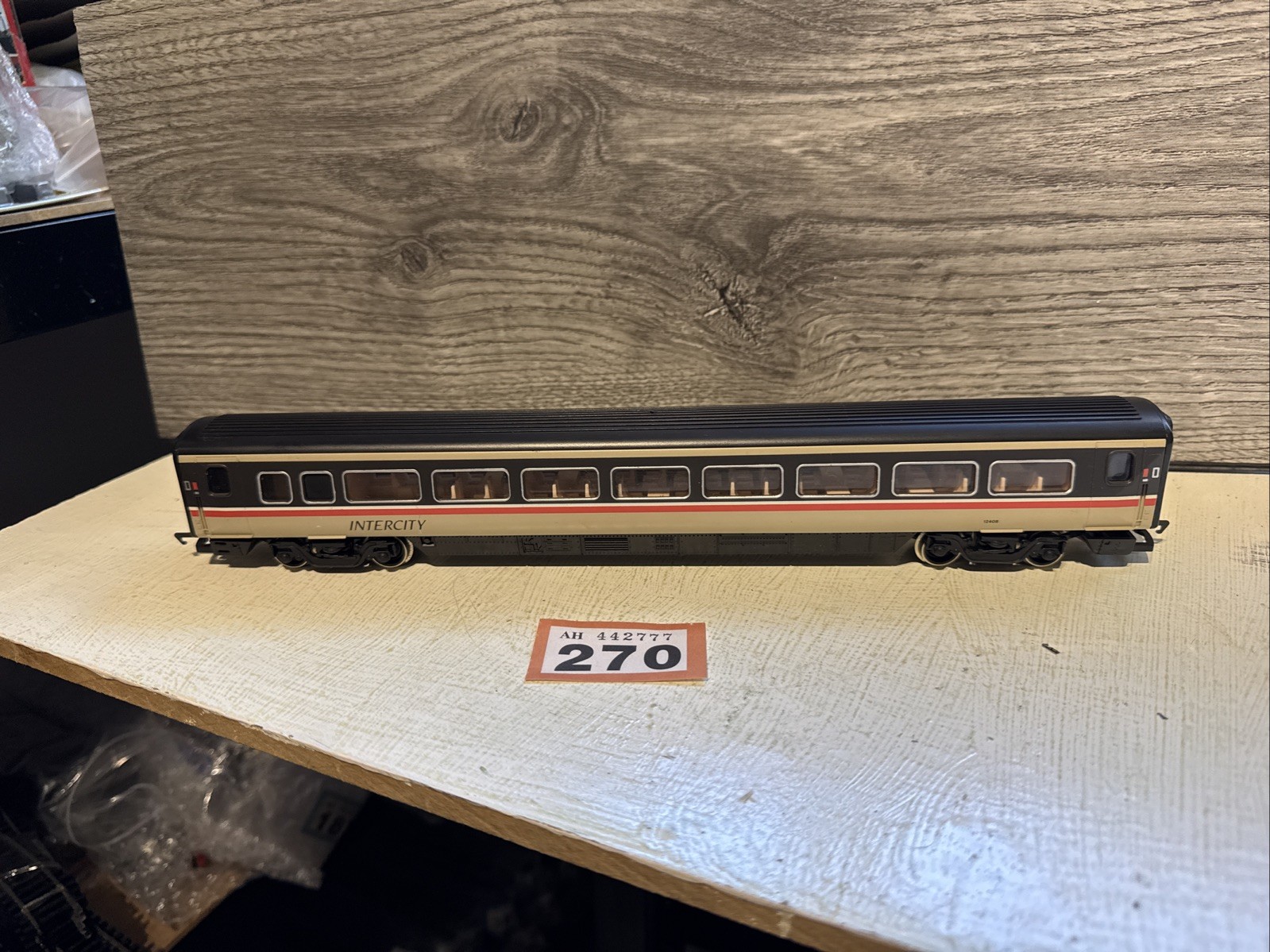 Hornby Railways Collector Guide - Model - B.R. Mk.4 Tourist Open Coach
