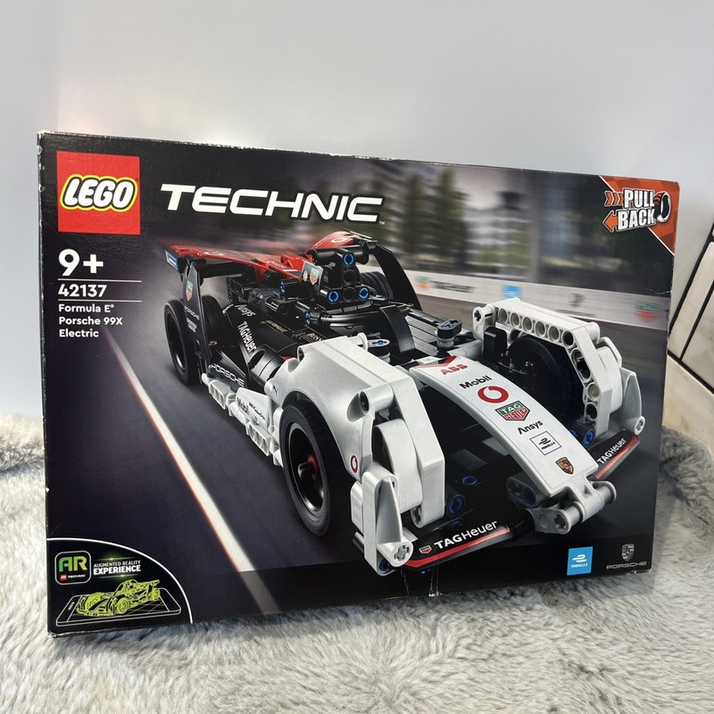LEGO TECHNIC: Formula E Porsche 99X Electric (42137)