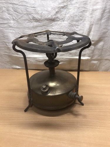 Ancien Réchaud à Kérosène Georg Haller - Fonte Et Métal - Matériel De Camping Vintage