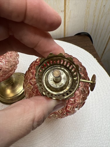 Set Of 2 Pink / Red Minature Oil Lamps - Picture 5 of 7