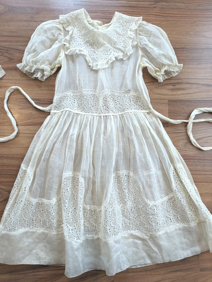 Antiguo vestido transparente vintage años 50 organza ojales encaje comunión falda completa  Foto 2 de 4