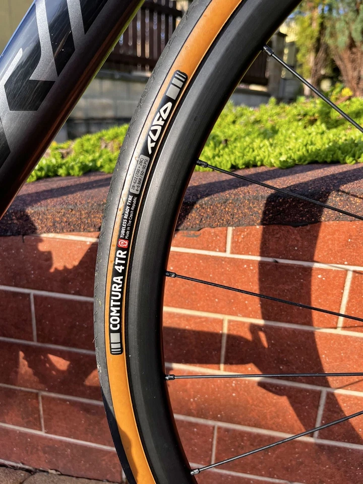 Set of Tufo Comtura TLR 700 x 28c Tubeless Ready Road Bike Tyres Tanwall 28mm - image 4 of 4