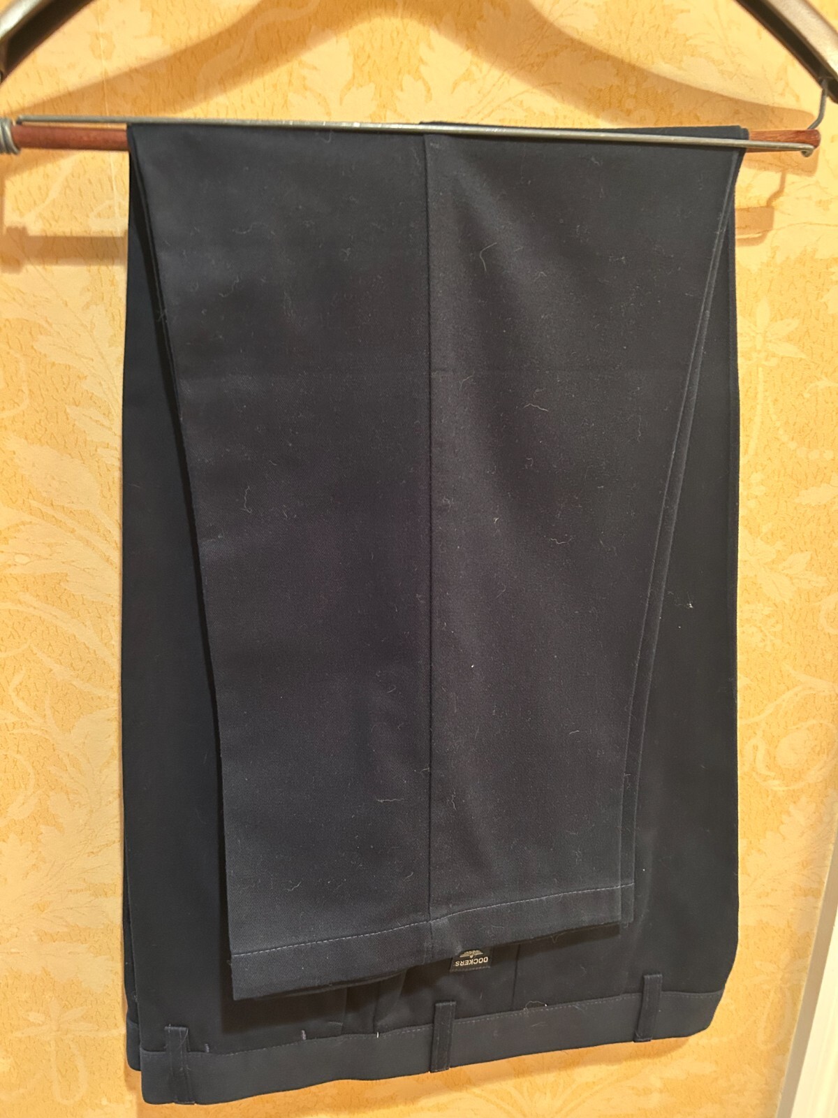Docker's men's casual pants -- 36x29 -- navy -- brand new