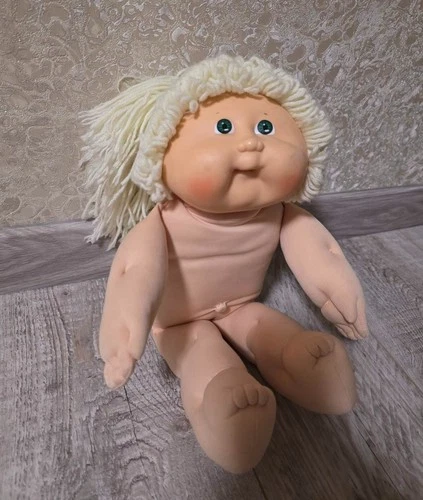 VINTAGE Cabbage Patch Kids Doll 1978/1983 white hair, green eyes