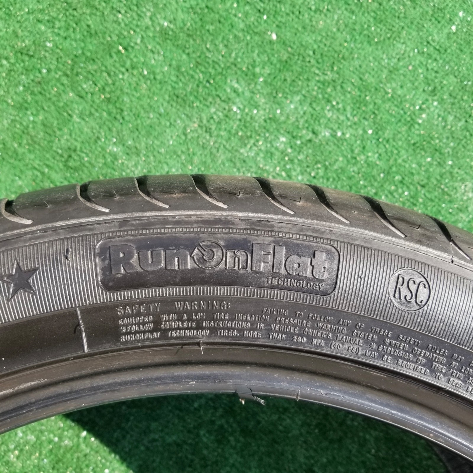 255/45R20 Goodyear EfficientGrip Tire ROF 255/45R-20 Rolls-Royce Ghost 85%