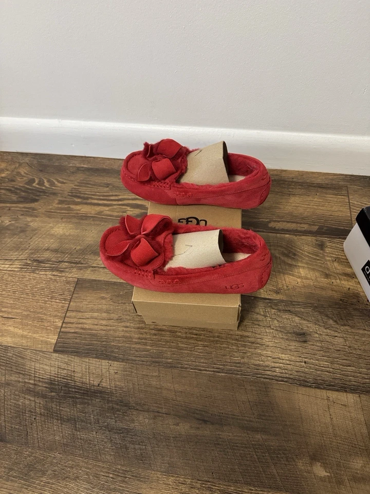 UGG ANSLEY Heritage Bow vino tinto mujer 8 mocasines/zapatillas de piel de oveja Foto 2 de 2