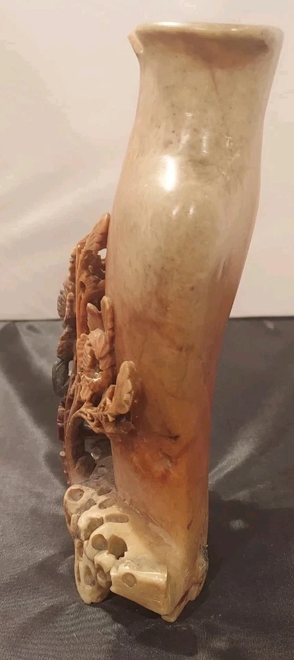 Jarrón antiguo chino de piedra jabonera tallada con flores y pájaros Foto 3 de 4