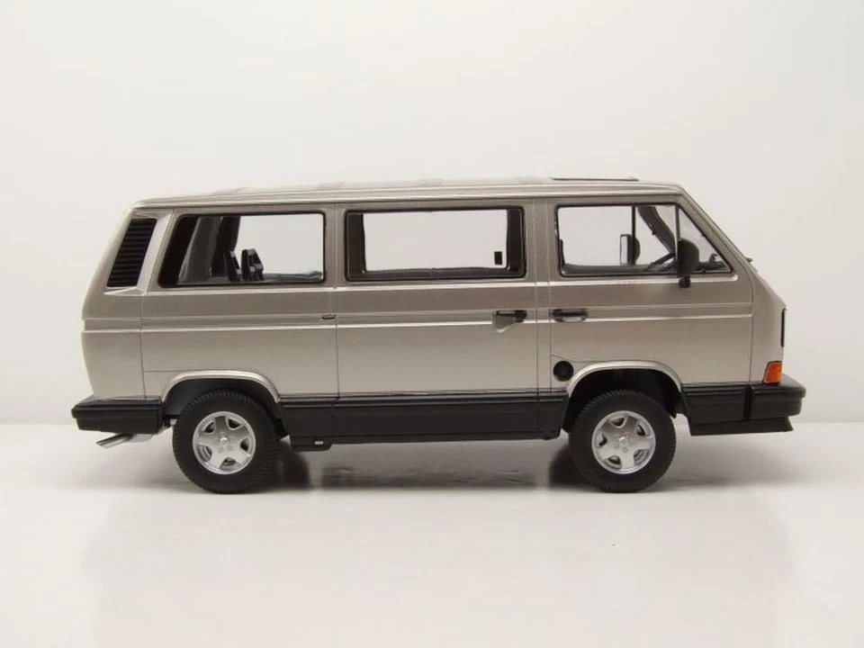 VW T3 Bus Multivan Magnum 1987 Grigio Chiaro Modellino 1:18 KK Scale - Immagine 4 di 4