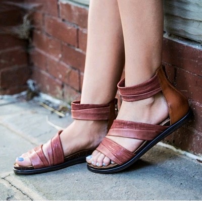 EUC OTBT Sandal Gladiator 10 Leather Souvenir Sangria Orthotic Friendly