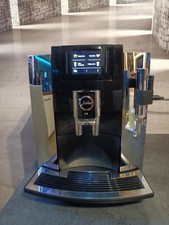 JURA E8 Seiten Chrom One Touch und gepflegt 