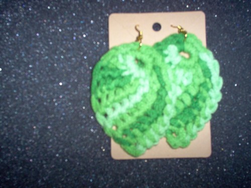 Hand crochet earrings, green leaf Tunisian crochet F - Picture 3 of 3