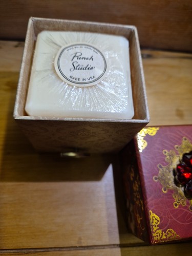 Vintage Punch Studio Triple Milled Luxury Rose Soap Music Box, Red with Jewel - Picture 7 of 16