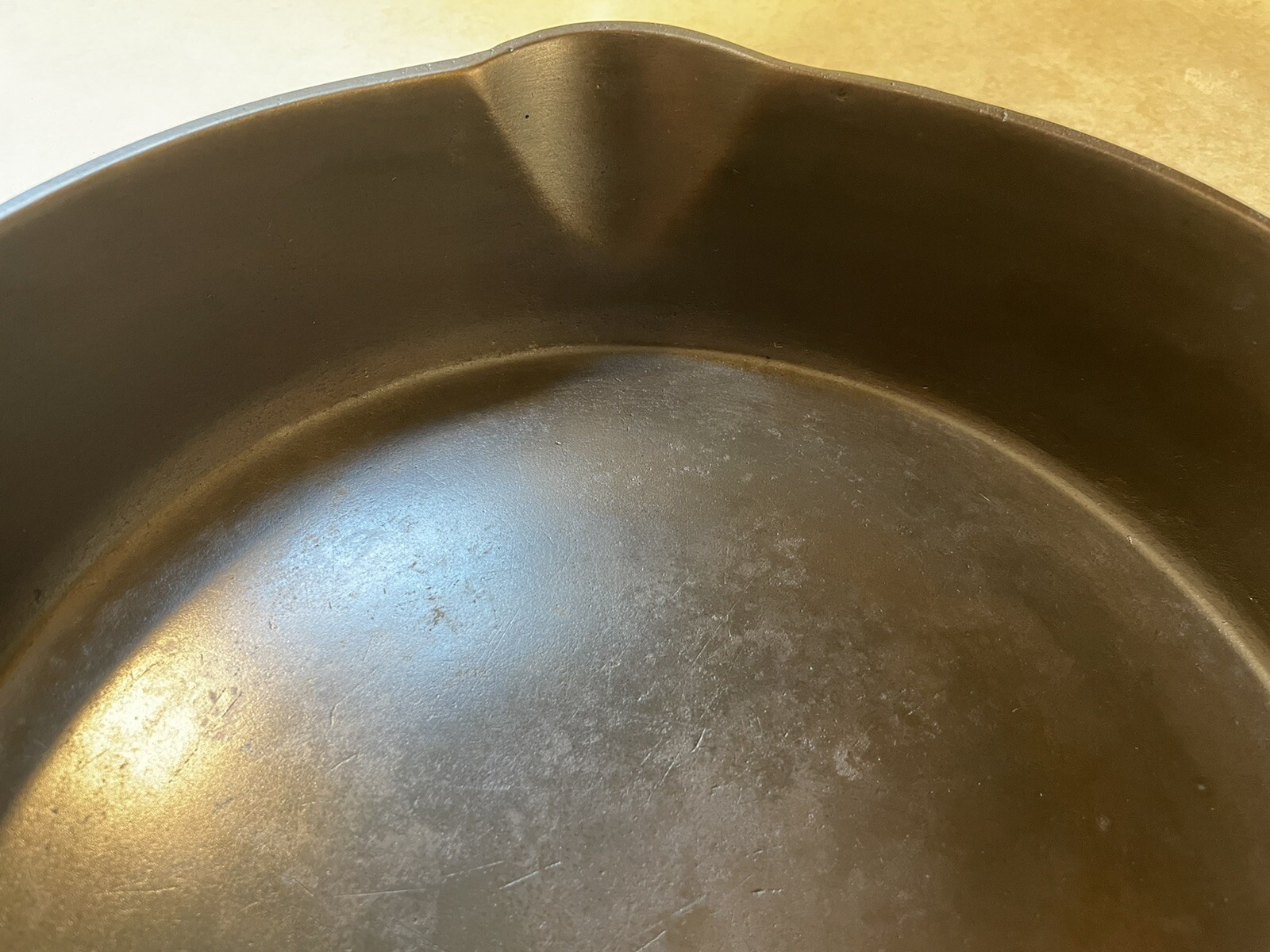 Wapak 8 Cast Iron Indian Skillet/Indian Head/HTF/Flat/Impeccable