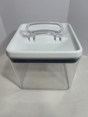Better Homes & Gardens Airtight Food Storage Container 7.5    Suction Lid Bin