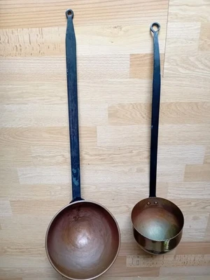 2 Anciennes Grandes Louches En Cuivre , Manches Acier Vintage Cuisine - Photo 1/4