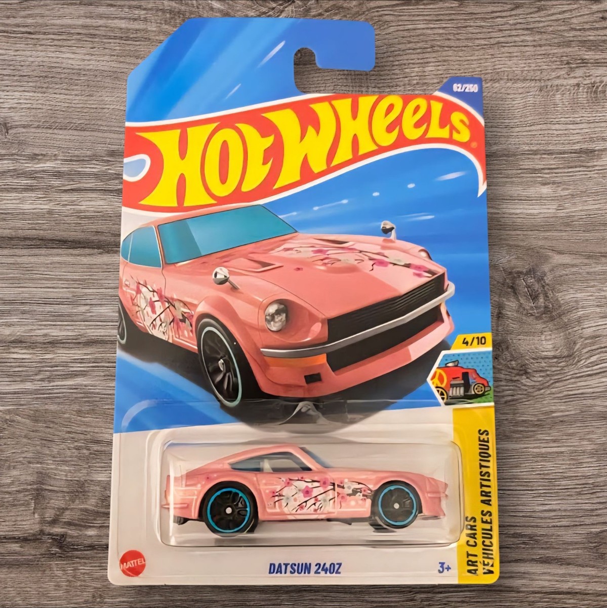 2025 HOT WHEELS MAINLINE CASE M DATSUN 240Z PINK ARTCARS VEHICULES