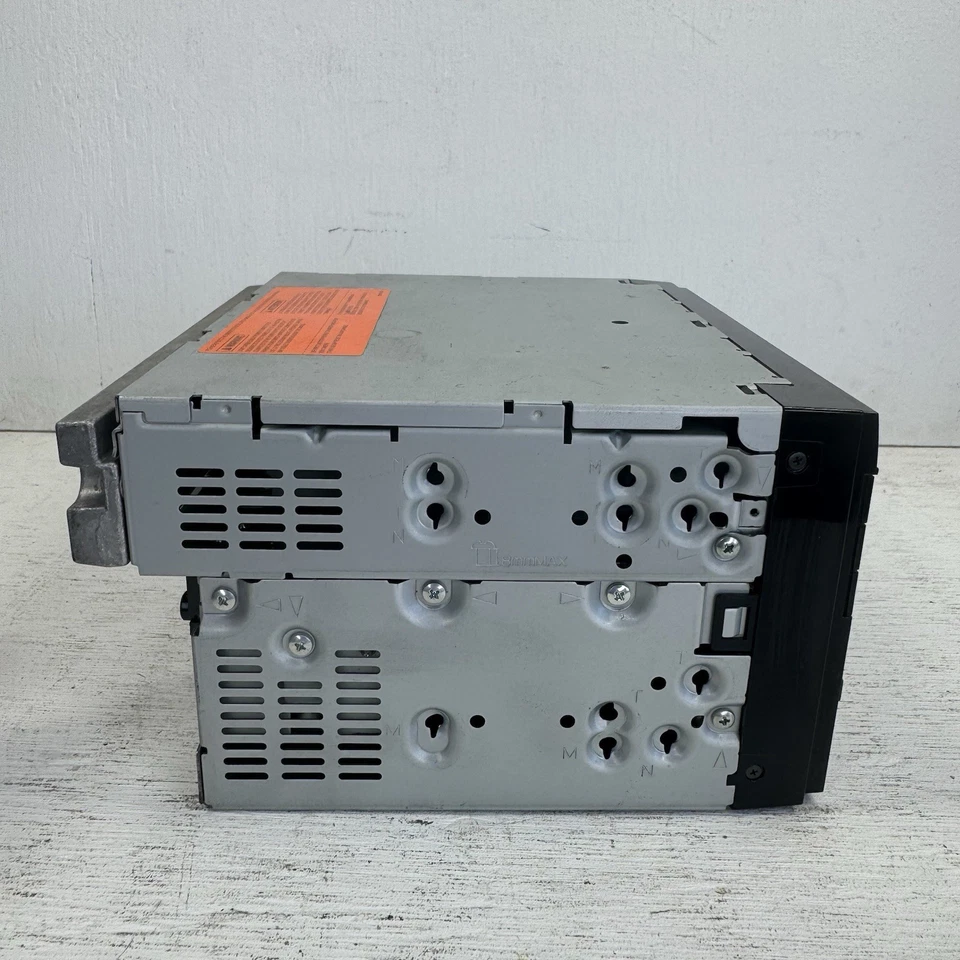 Pioneer AVH-P3200DVD in-dash double-DIN DVD AV receiver 5.8 Wide Touchscreen - Image 3 of 4