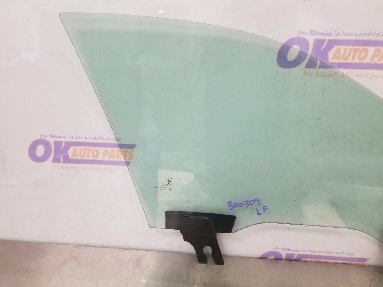 Maserati Levante Front Left Door glass