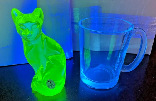 Fenton Stylized Cat Vaseline Glass Topaz Opalescent GLOWS 2000’s