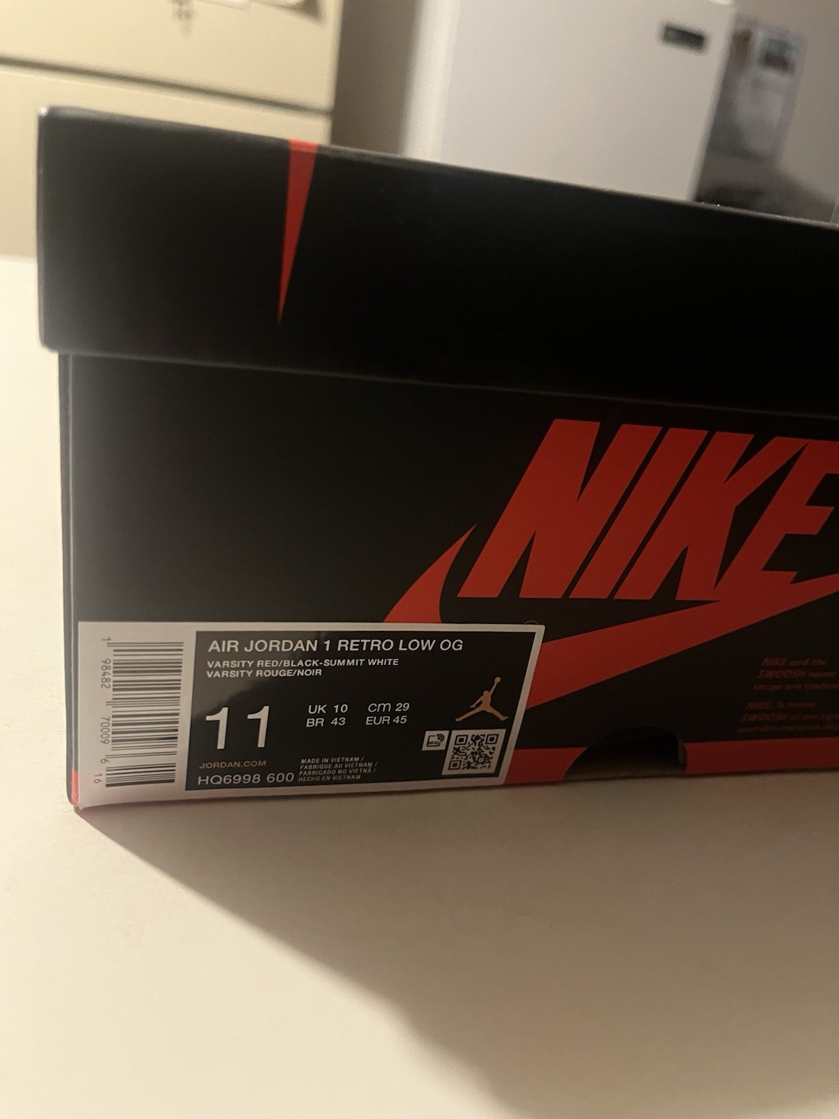 Nike Air Jordan 1 Chicago Low Size 11 thumbnail 4