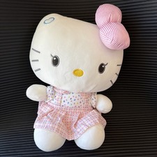 Hello Kitty Strawberry Cupcake Plushie Sanrio