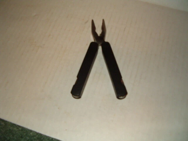 Multi Tool kit Knife Pliers Screwdrivers Etc. W/ Case Stainless Steel Pocket