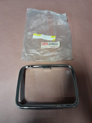 NOS Yamaha OEM HEADLIGHT RING TRIM 1982 1983 XS400 XV920 XZ550 11H-84315-00 NEW