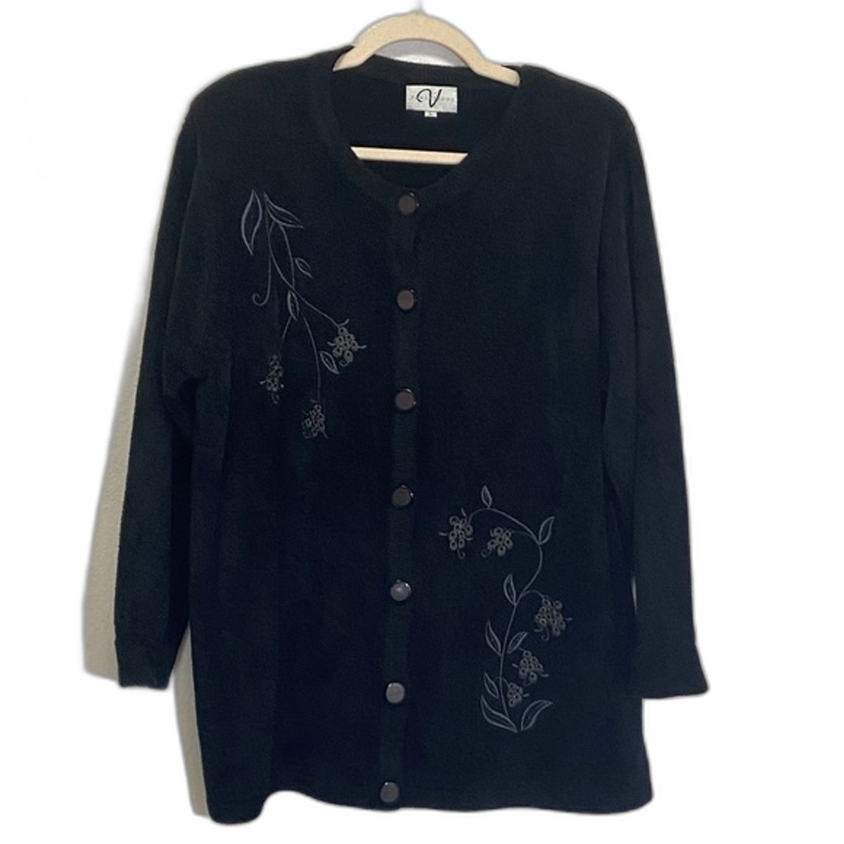 Vintage Variations - Floral Embroidery Velvety Knit Cardigan Vintage Variations - Floral Embroidery Velvety Knit Cardigan