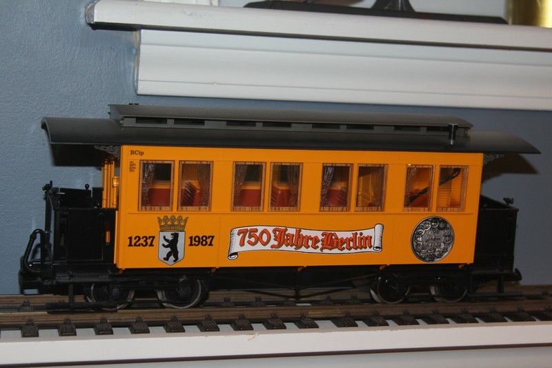 LGB 3060 B  DR Coach Berlin Anniversary, LED Lights. Metal Wheels