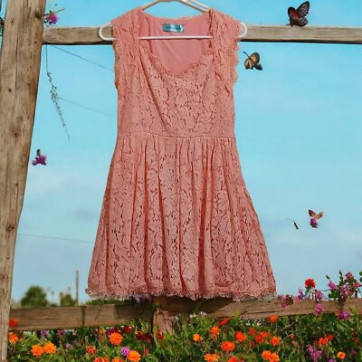 Sofie & Kate lace lined Dress Sz Medium Knee length