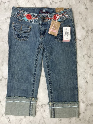 Candie's Capris Jeans Womens Blue Denim Floral Embroidered Zip Fly NWT Sz 5
