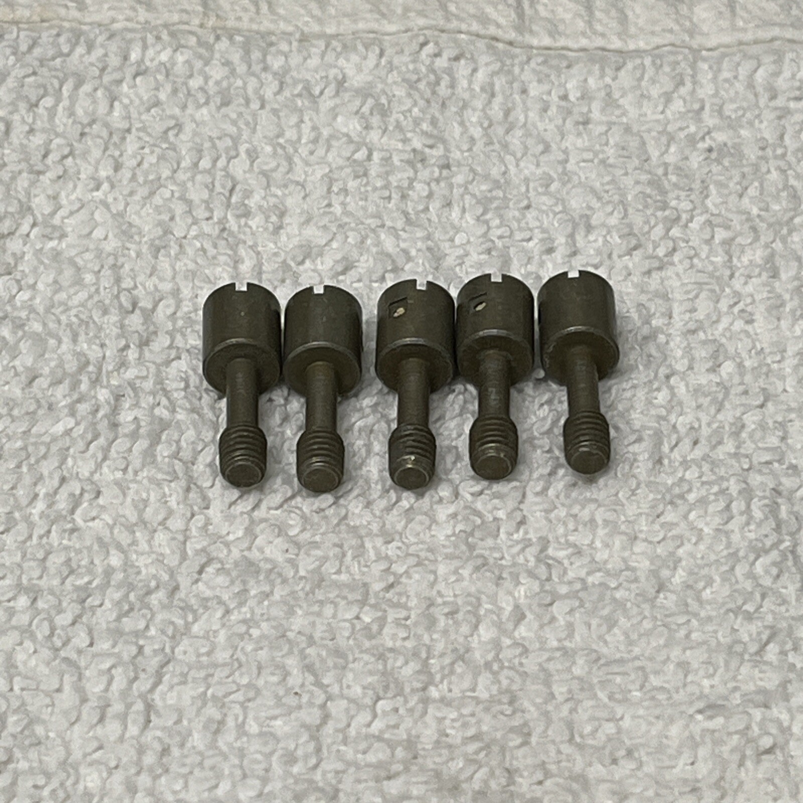 CEC ~ SMC413948 ~ EXTERNALLY RELIEVED BODY SCREW (LOT OF 5)